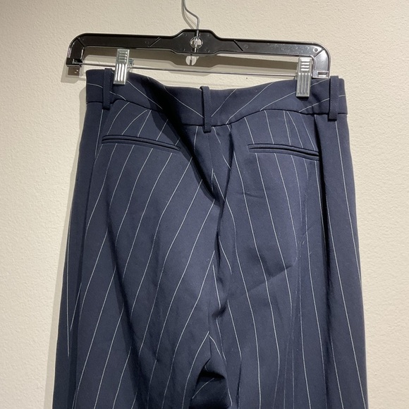 Tahari Blue Stripped Classic Office Pants Size 8P. Perfect Condition 32x39 - Picture 2 of 7